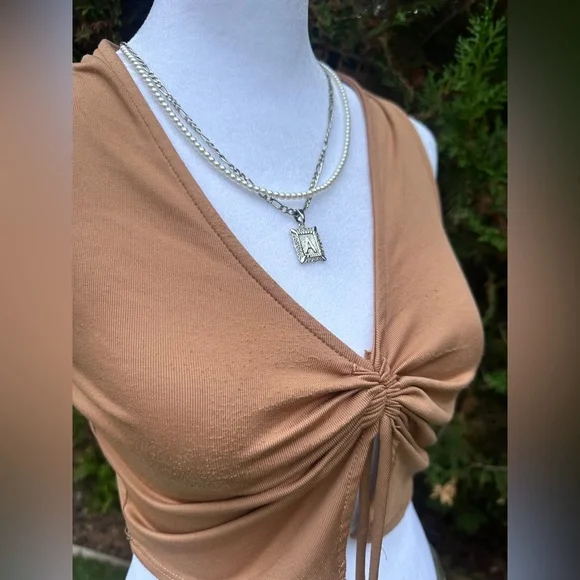 Brown Ruched V Neck Scrunched Crop Top - Picture 2 of 3